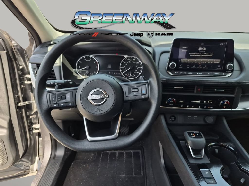 Used 2024 Nissan Rogue SV AWD/4WD image 10