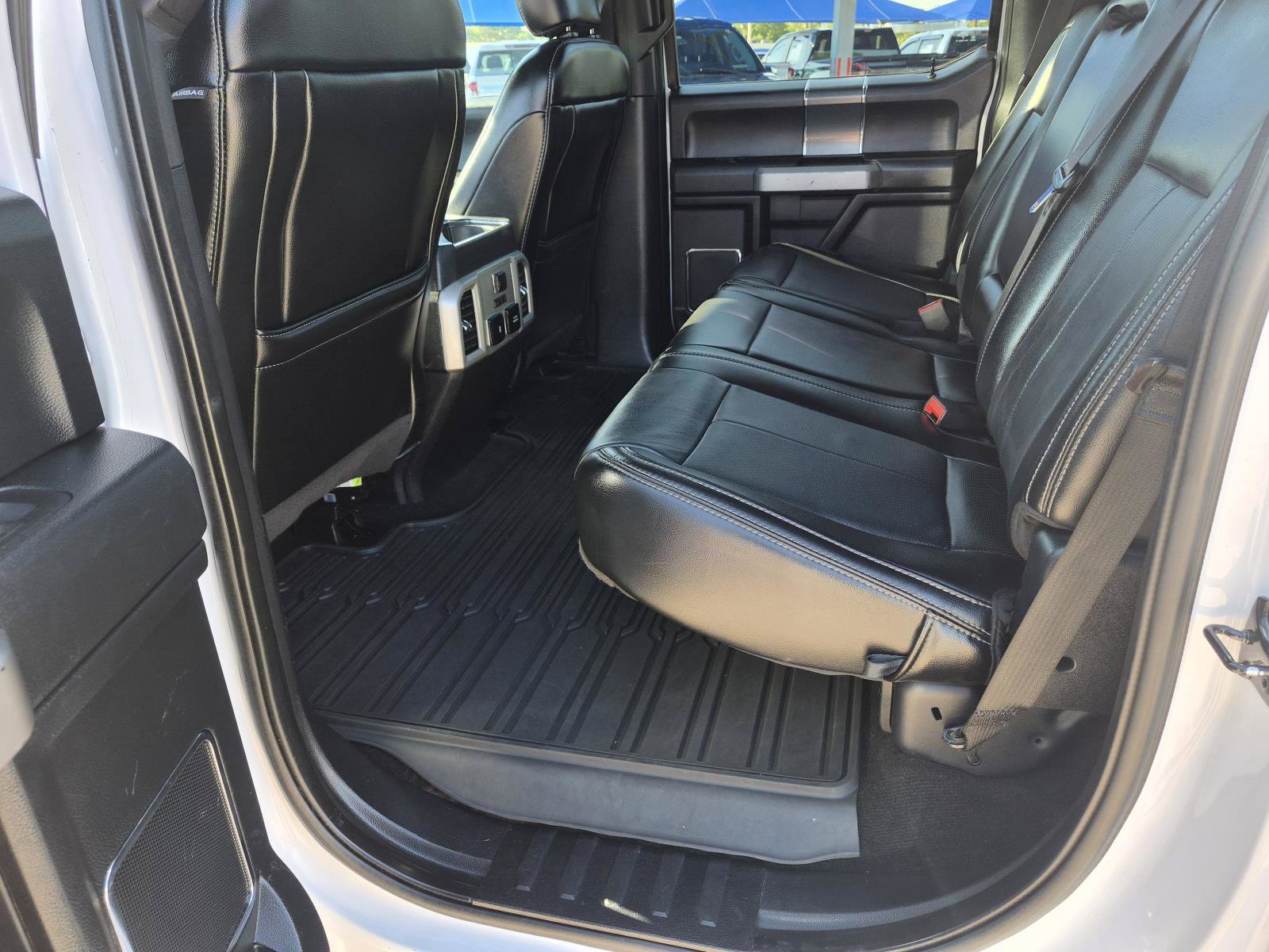 Used 2019 Ford F150 Lariat w/ Equipment Group 502A Luxury AWD/4WD image 3