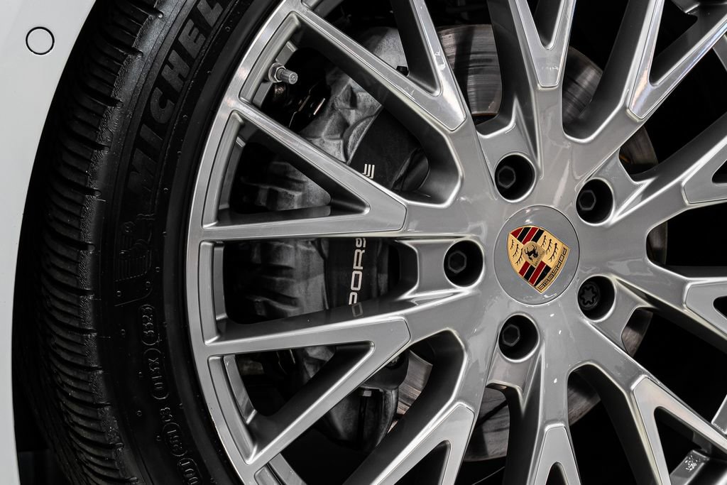 Used 2024 Porsche Panamera 4 image 21