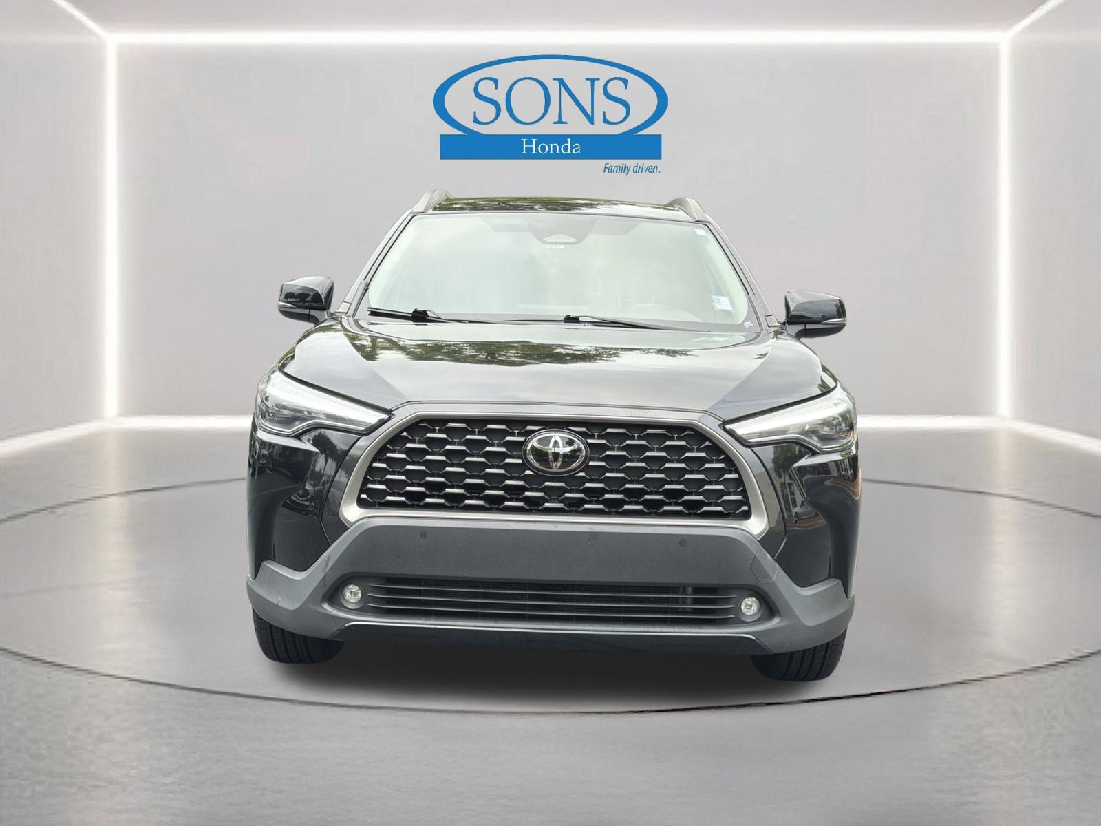 Used 2024 Toyota Corolla Cross XLE FWD image 30