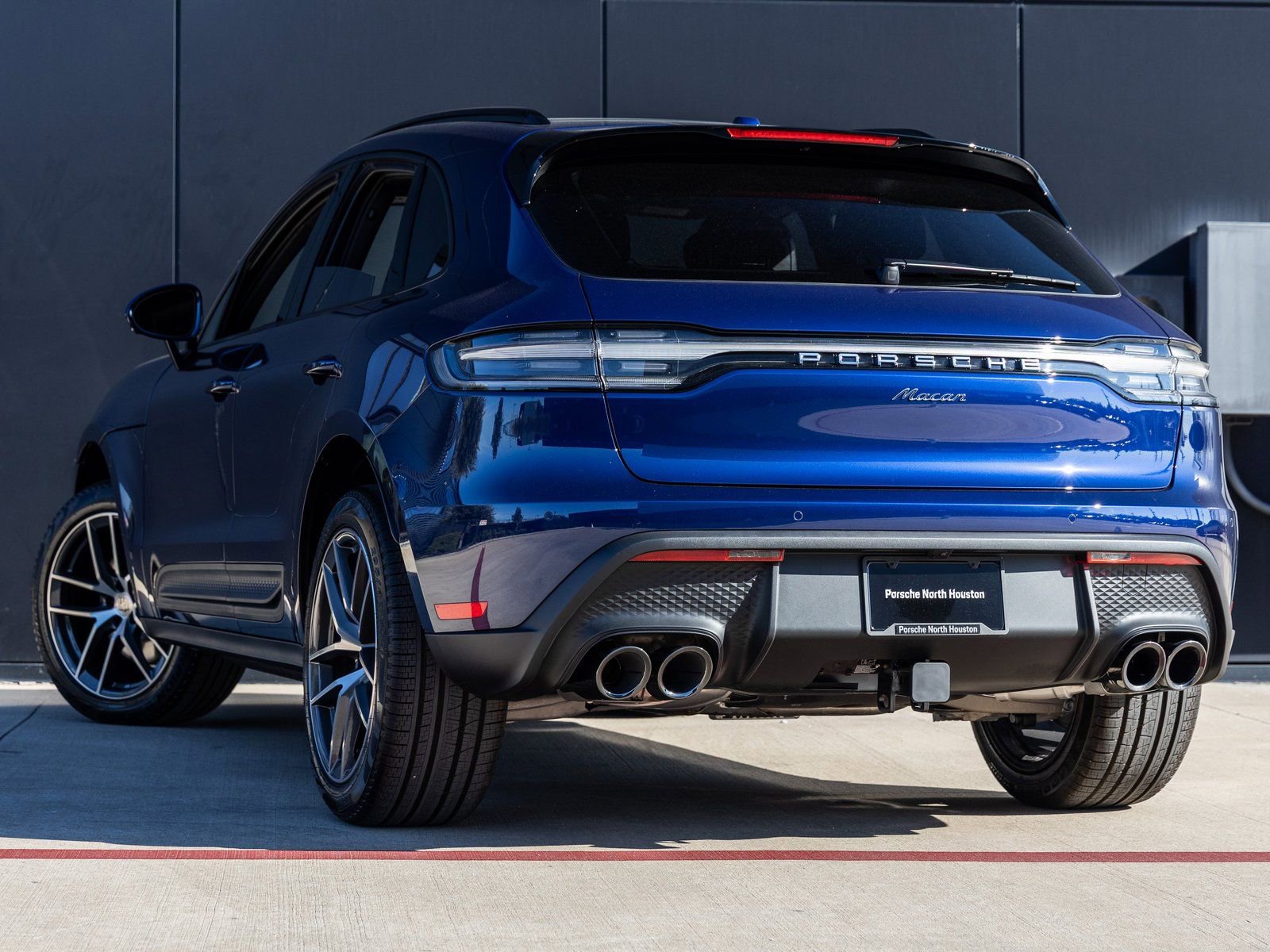 Certified 2026 Porsche Macan image 3