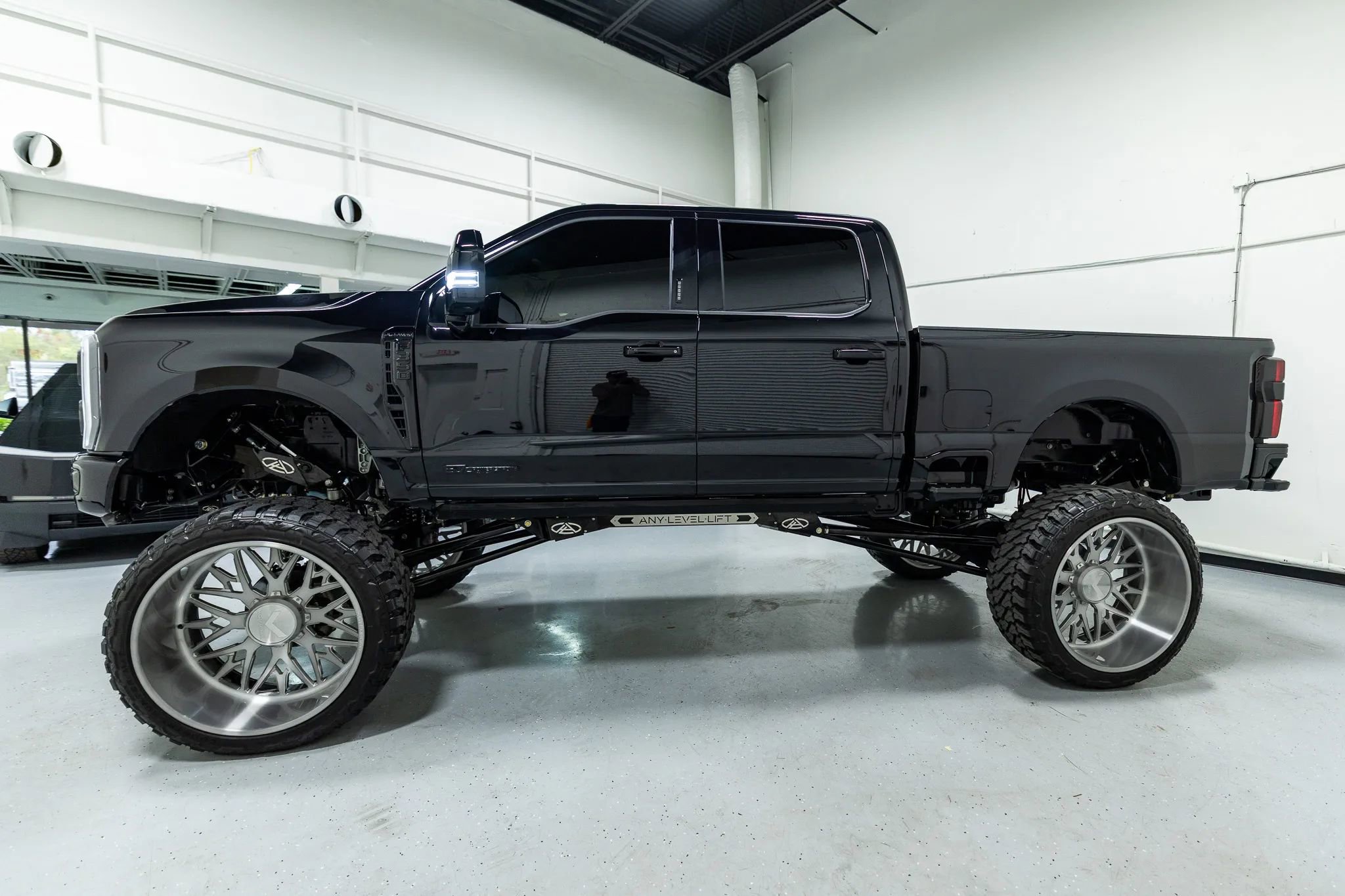 Used 2024 Ford F350 Platinum image 9