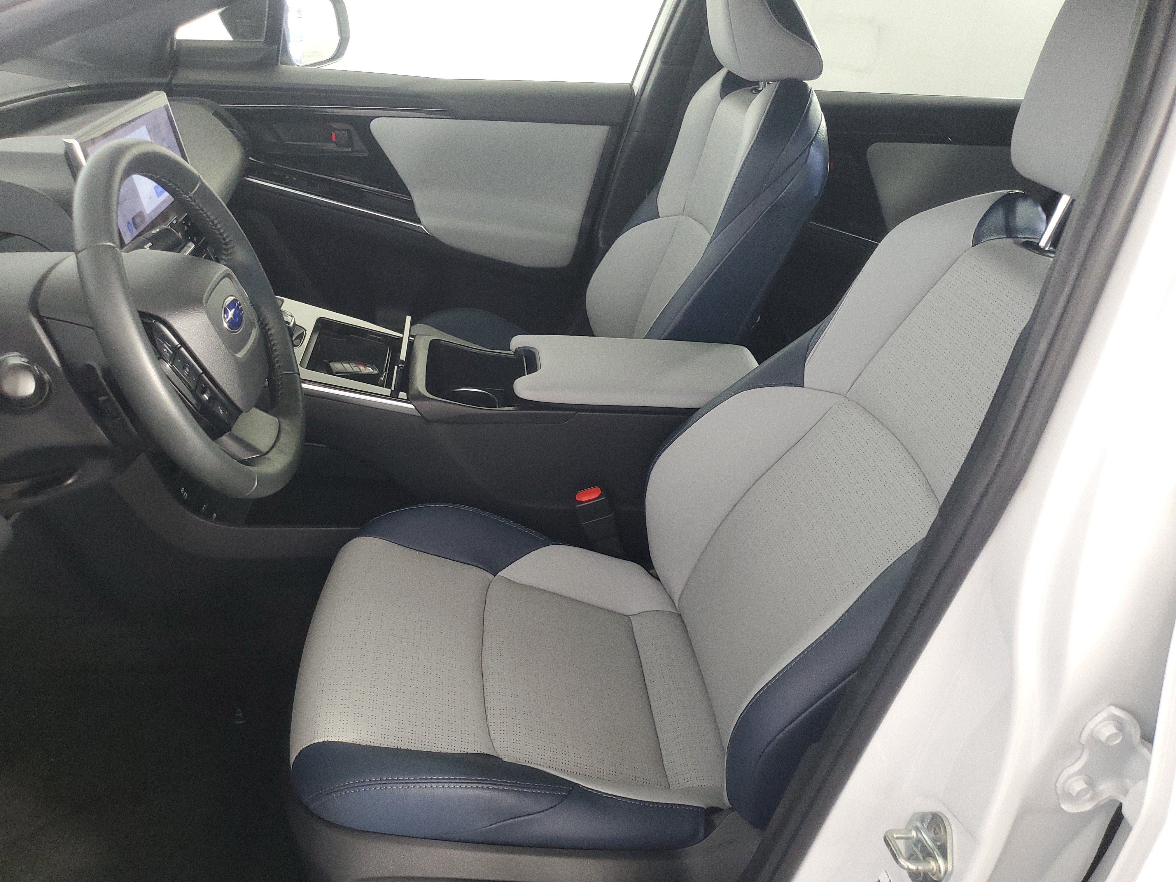 Used 2023 Subaru Solterra AWD image 12