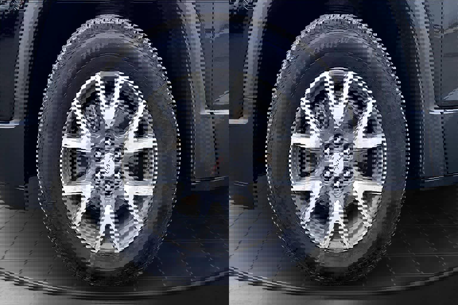 Used 2023 GMC Acadia SLE w/ Driver Convenience Package image 8