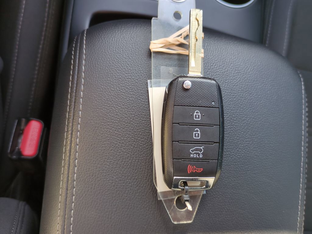 Used 2018 Kia Sorento L FWD image 27