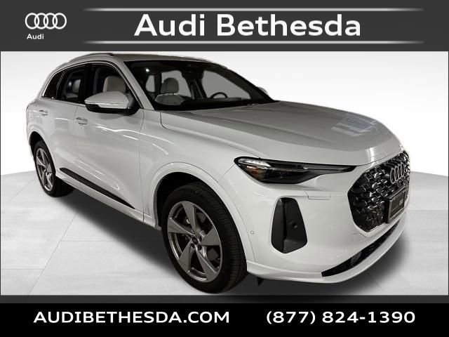 Certified 2025 Audi Q5 Premium Plus w/ Premium Plus image 1