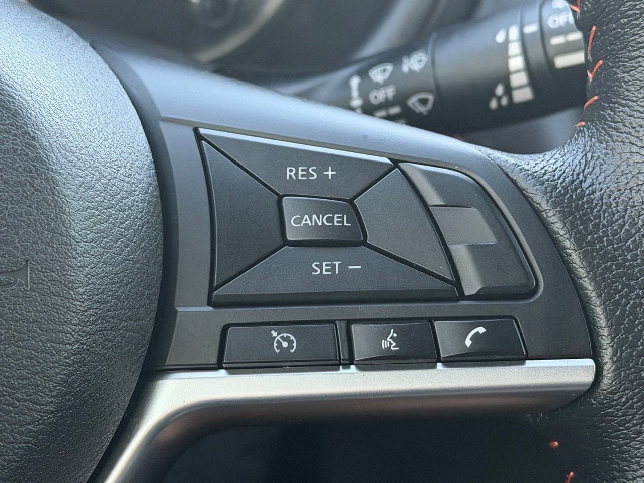 Certified 2020 Nissan Kicks SR FWD image 20
