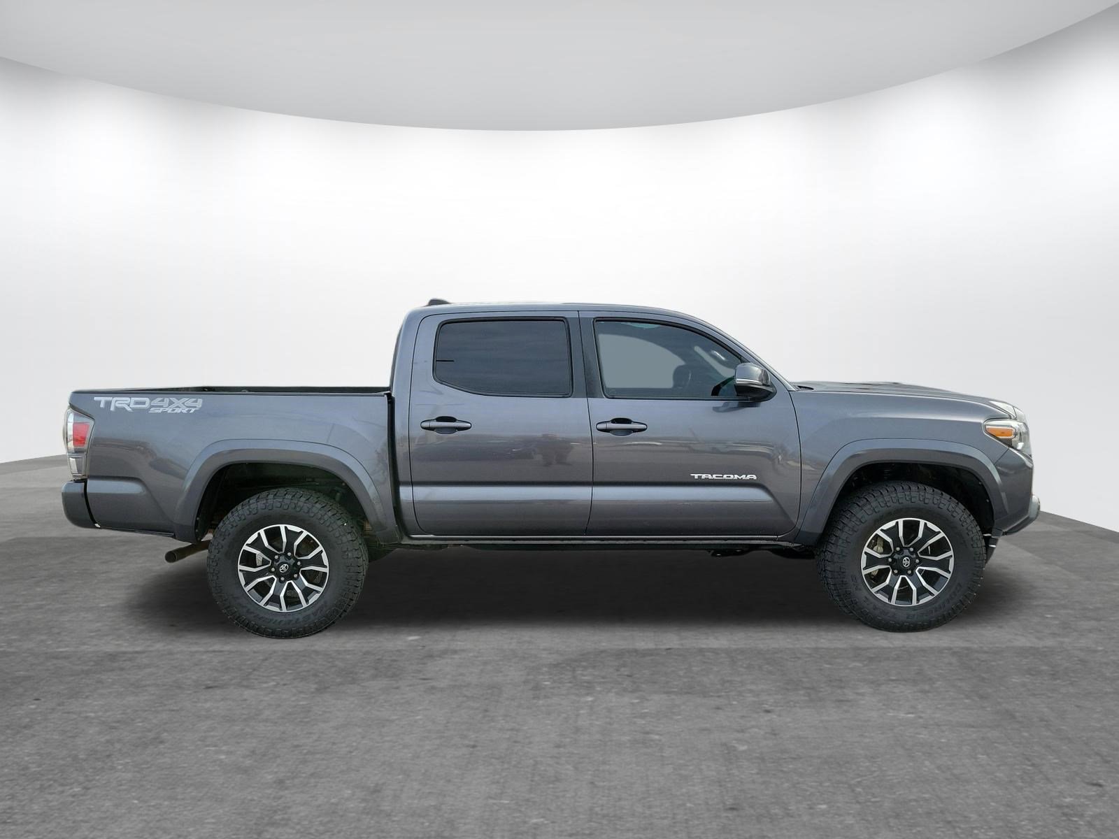 Used 2020 Toyota Tacoma TRD Sport image 4