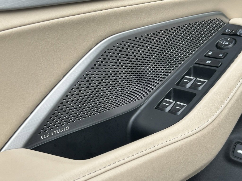 Used 2024 Acura MDX SH-AWD w/ Technology Package image 15