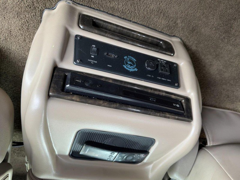 Used 2021 Chevrolet Express 3500 LS w/ Chrome Appearance Package image 16