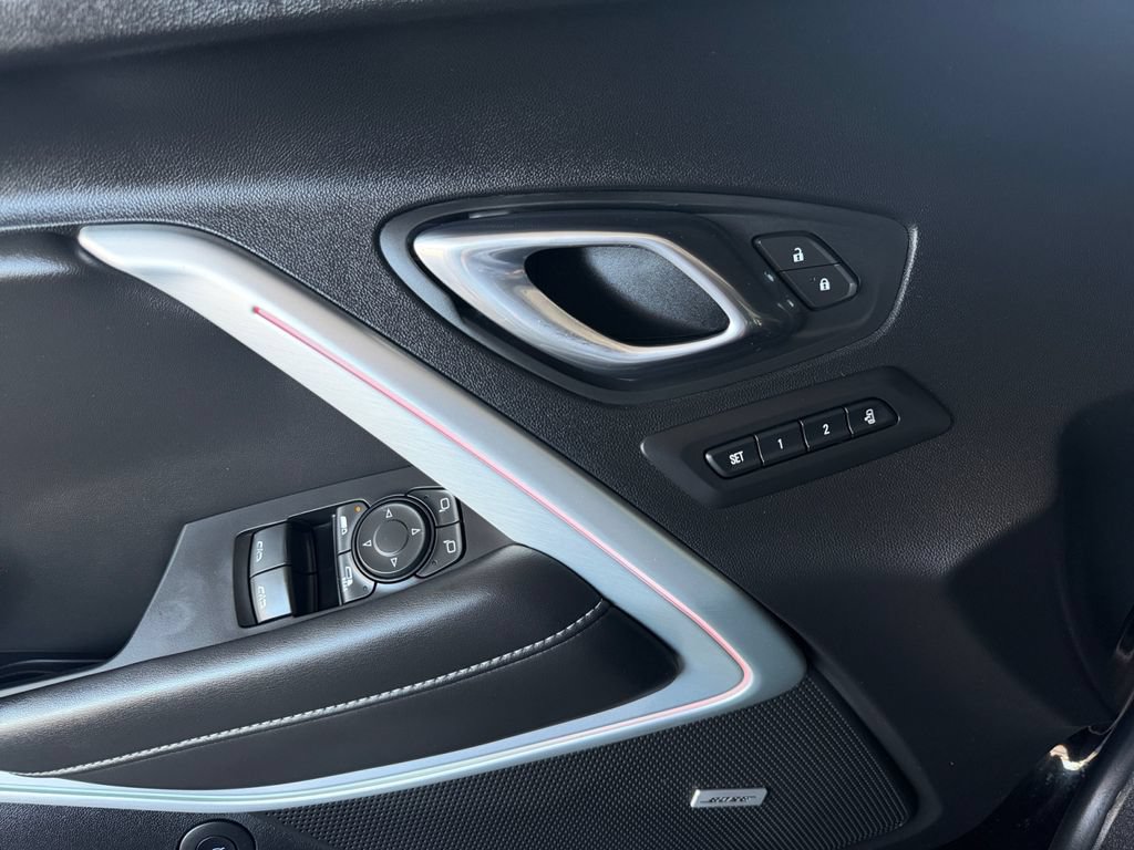 Used 2020 Chevrolet Camaro SS RWD image 11