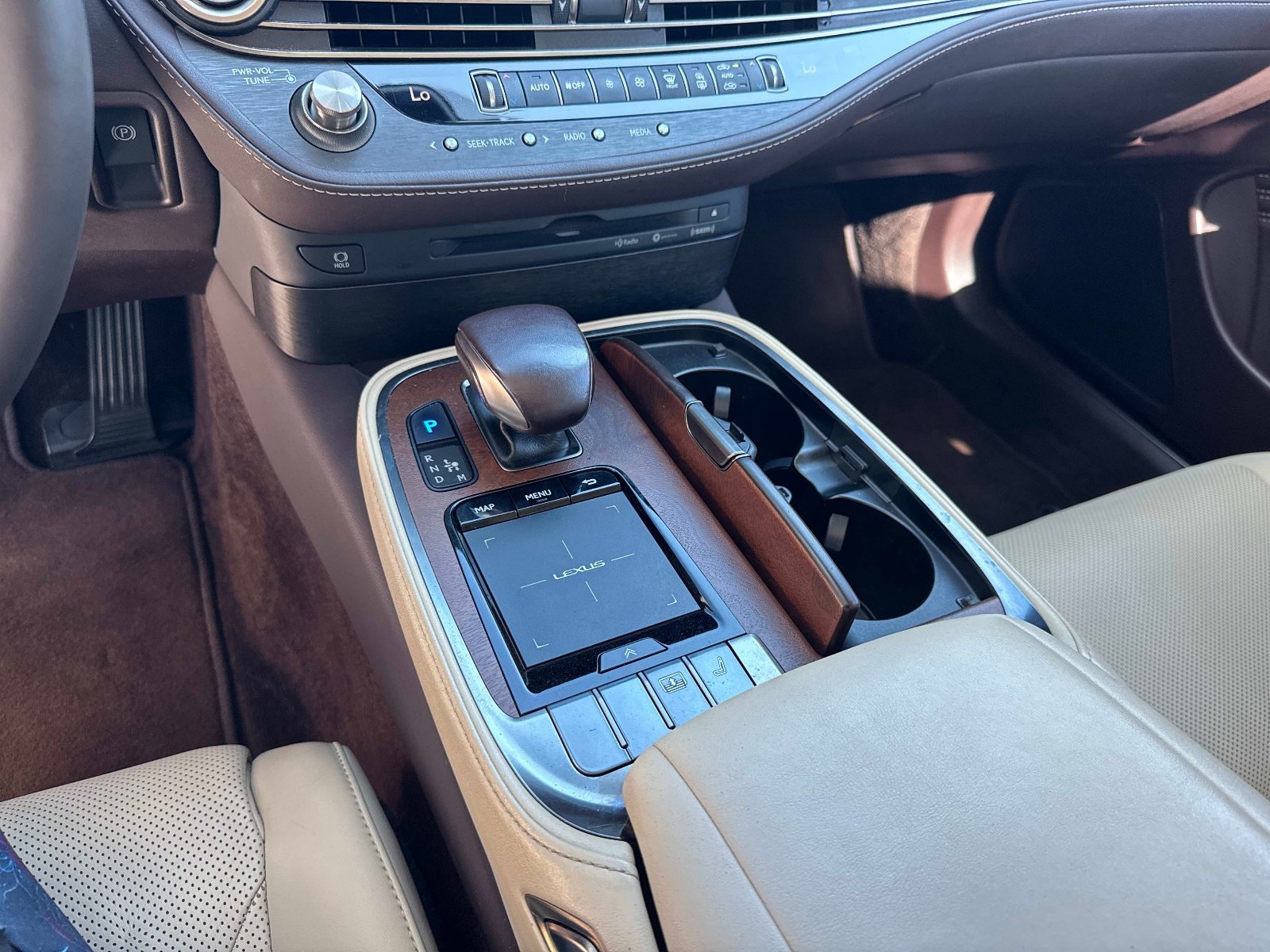 Used 2020 Lexus LS 500 w/ Accessory Package (Z1) RWD image 25