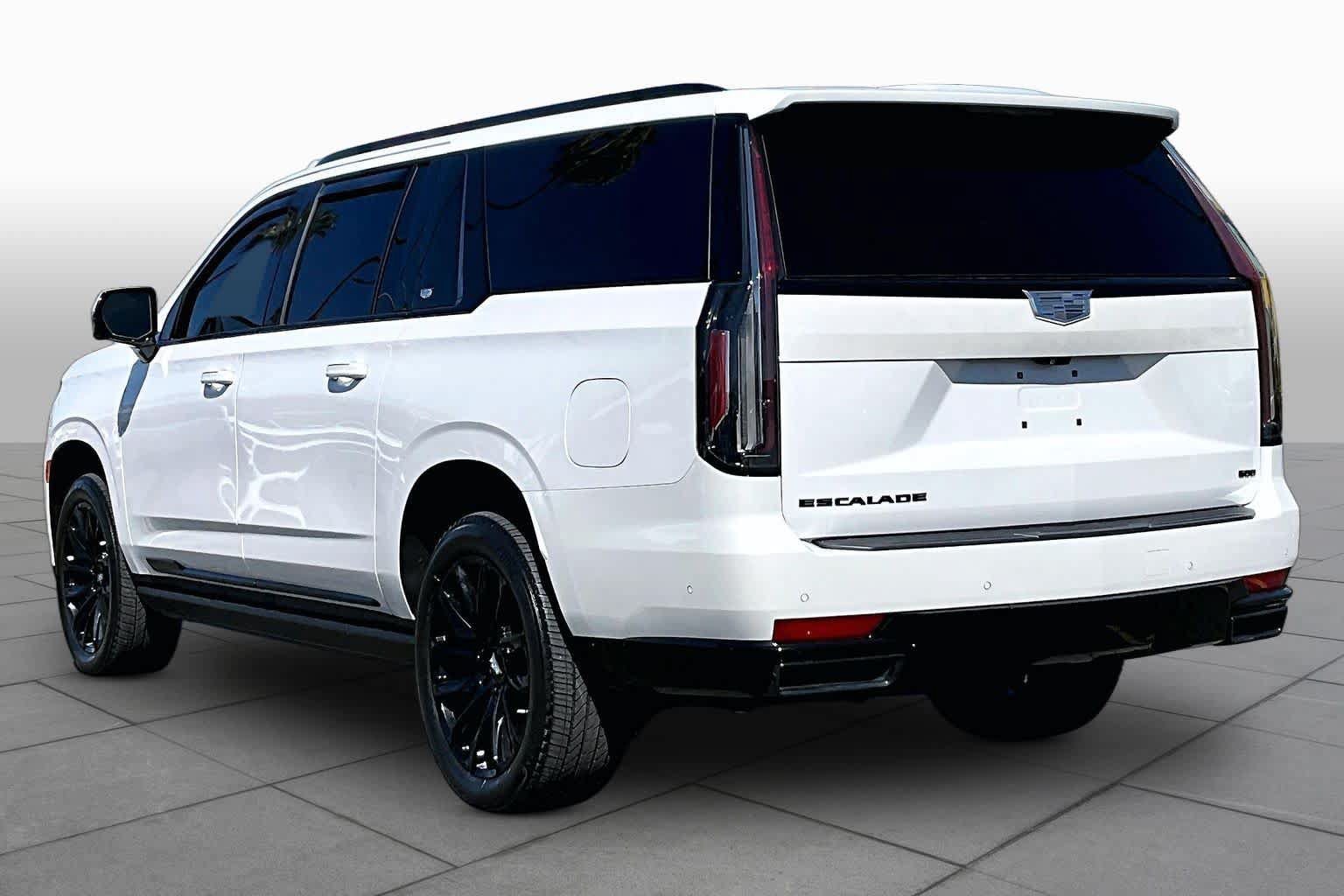Used 2023 Cadillac Escalade ESV Sport Platinum w/ LPO, ONYX Package AWD/4WD image 11