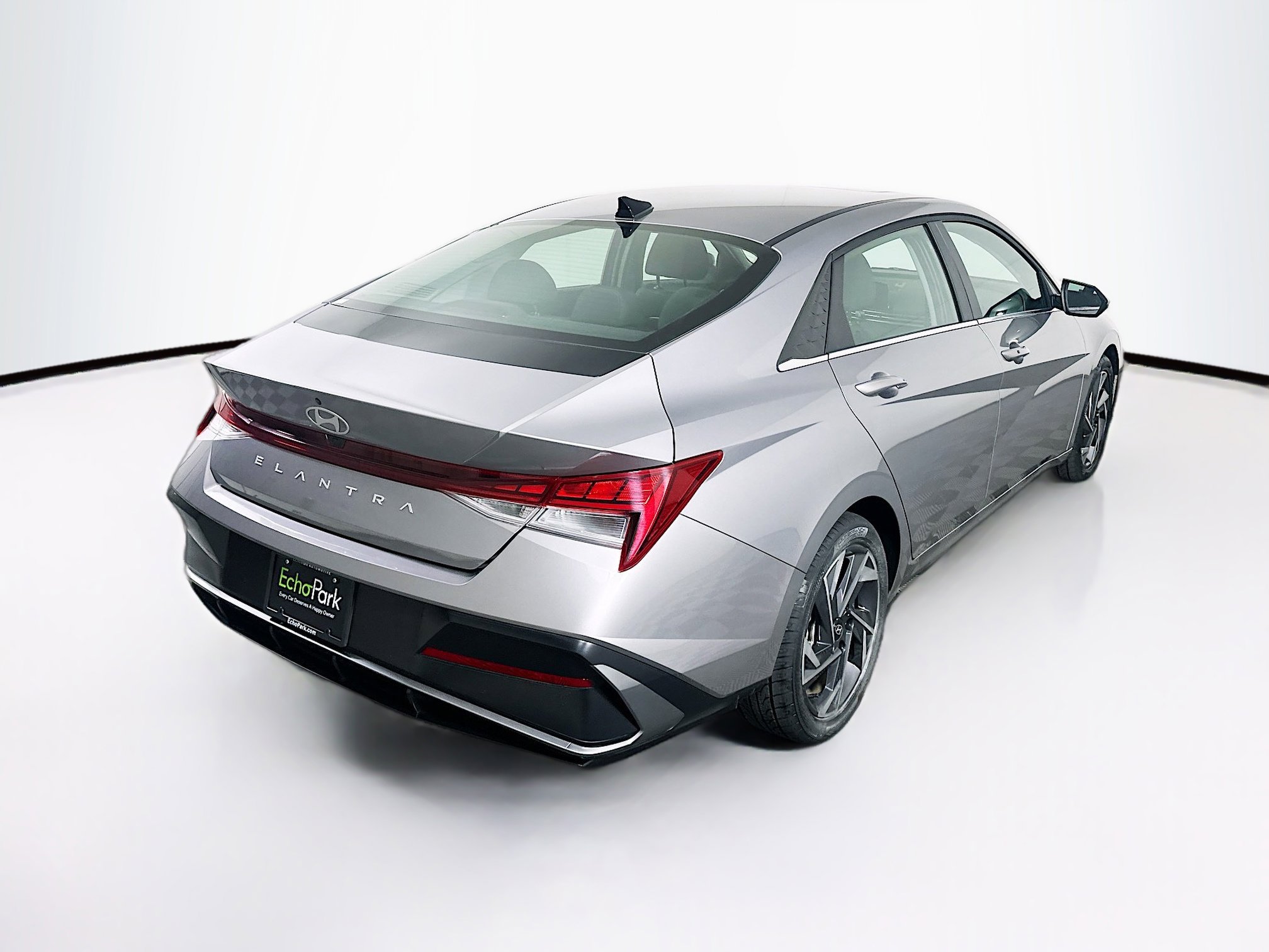 Used 2025 Hyundai Elantra SEL FWD image 9