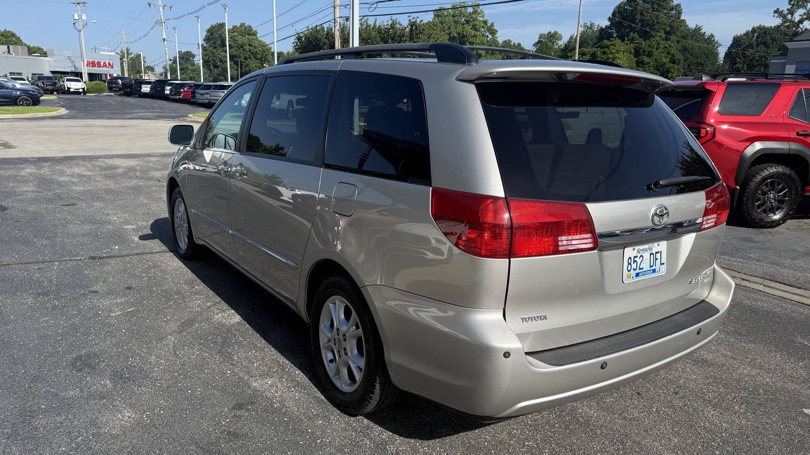 Used 2004 Toyota Sienna XLE Limited FWD image 5