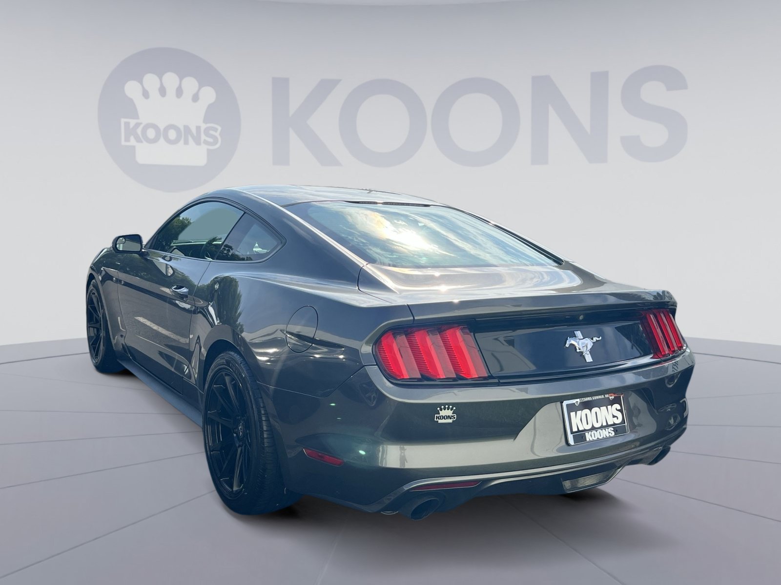 Used 2015 Ford Mustang Coupe RWD image 2
