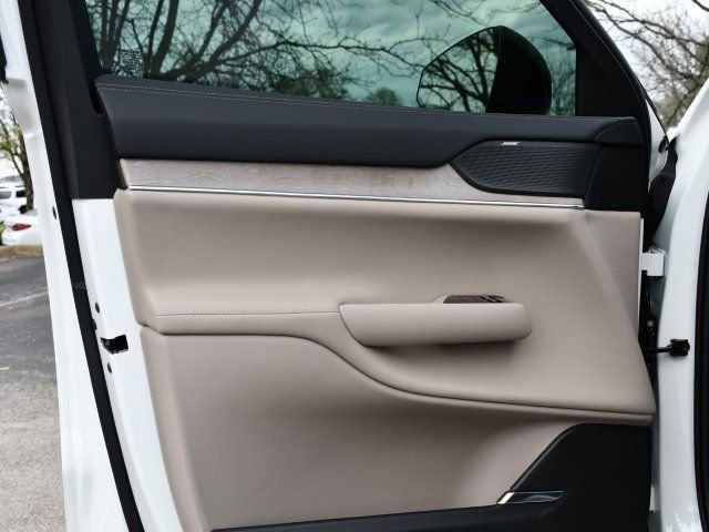 New 2025 Volvo EX90 Plus AWD/4WD image 11