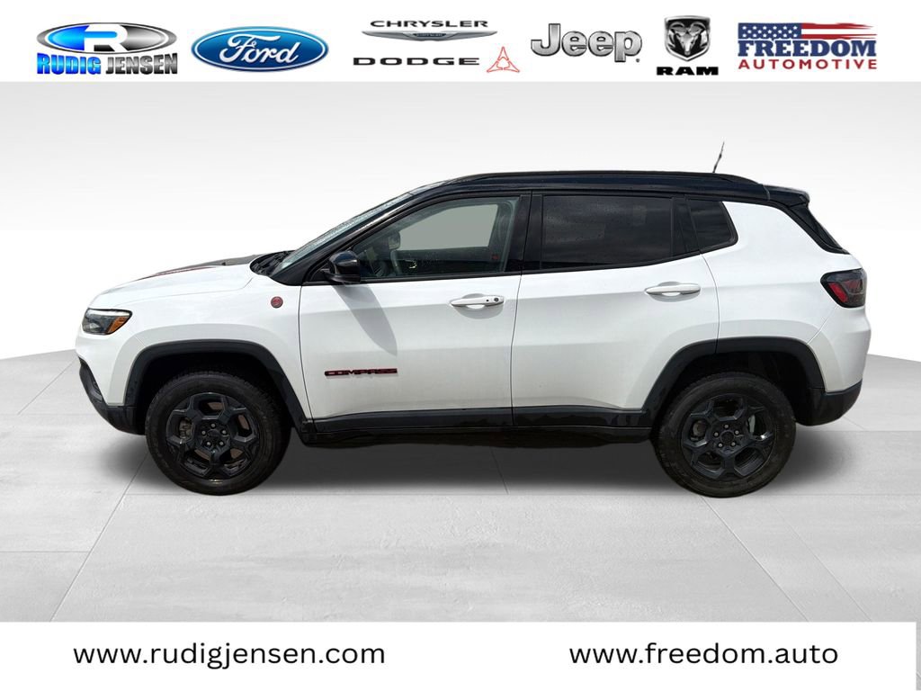 Used 2023 Jeep Compass Trailhawk w/ Trailhawk Elite Group AWD/4WD image 2