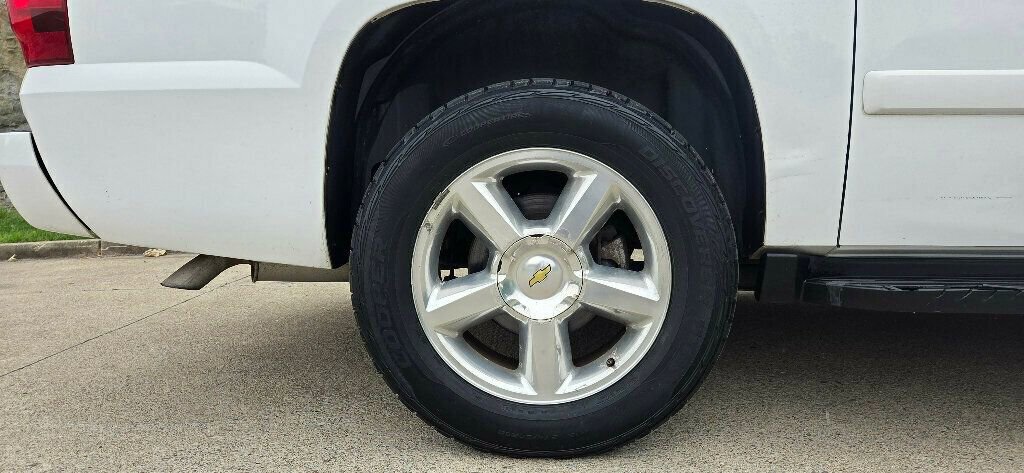 Used 2008 Chevrolet Avalanche LTZ w/ LTZ Preferred Equipment Group AWD/4WD image 35