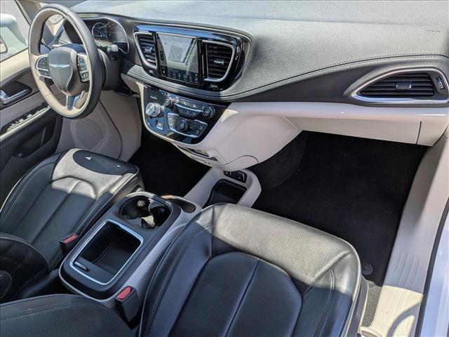 Used 2018 Chrysler Pacifica Limited w/ Advanced Safetytec Group FWD image 23