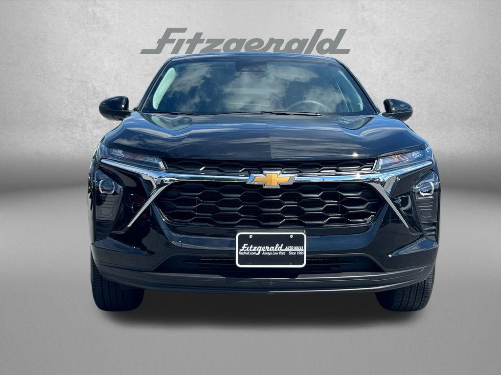 Used 2025 Chevrolet Trax LS w/ LS Convenience Package FWD image 5