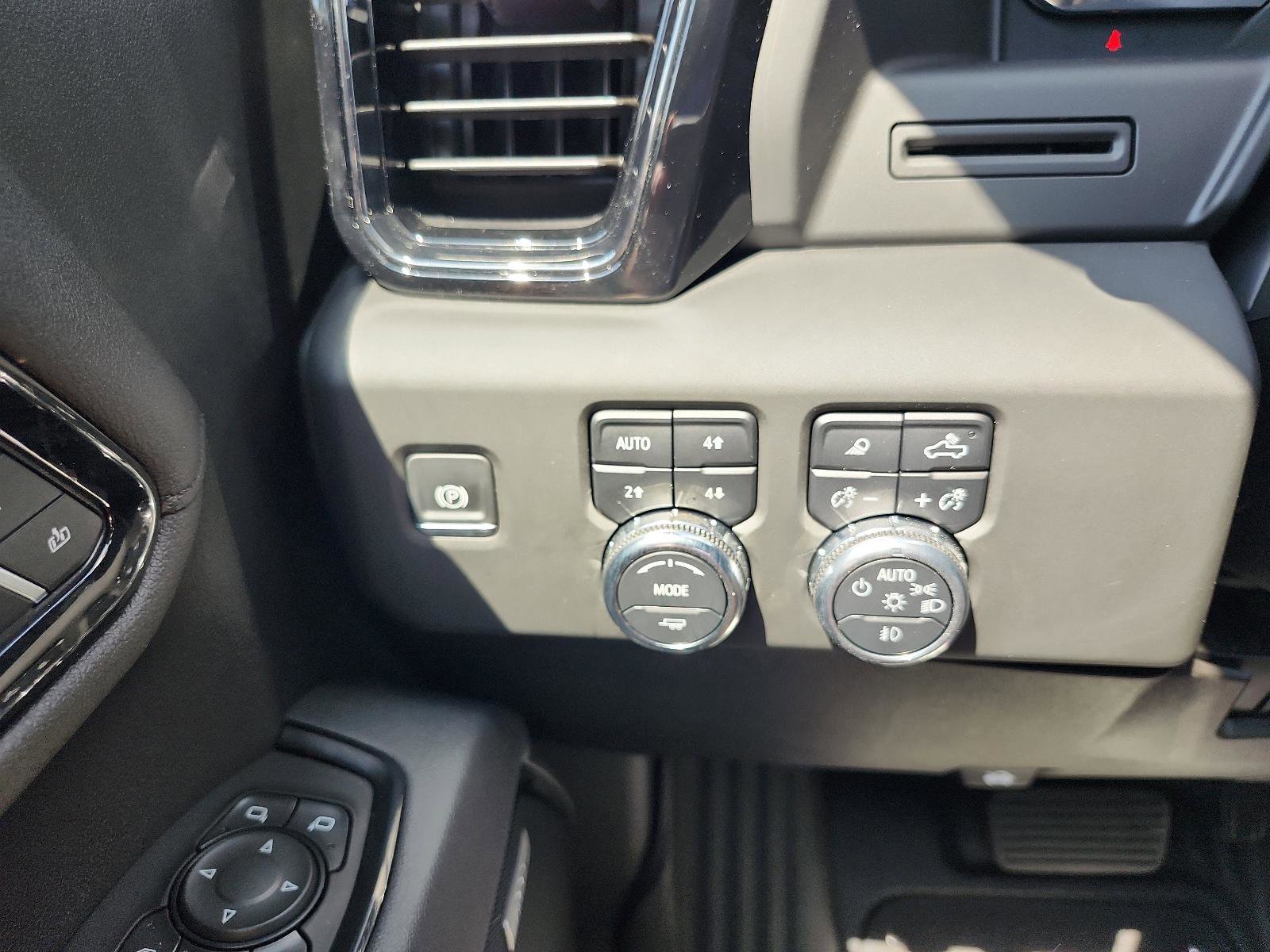 Certified 2025 GMC Sierra 2500 AT4 image 25