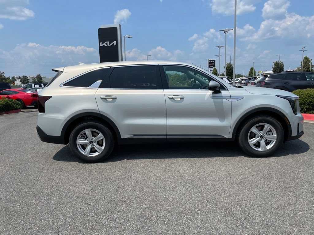 New 2026 Kia Sorento LX FWD image 9