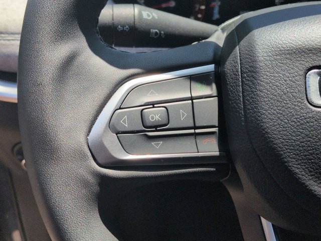 Used 2024 Jeep Compass Latitude w/ Convenience Group AWD/4WD image 15