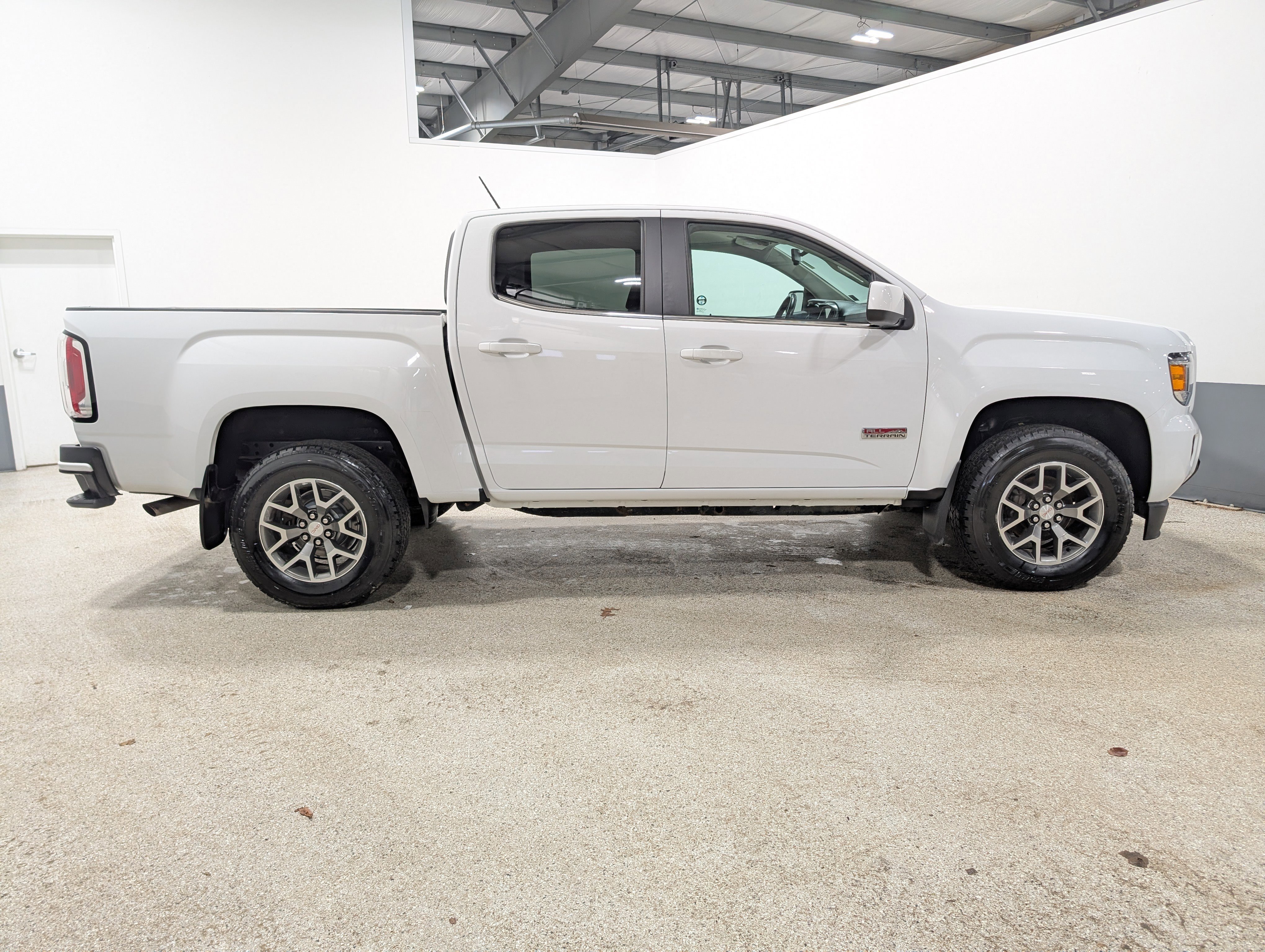 Used 2019 GMC Canyon All Terrain w/ Trailering Package image 2
