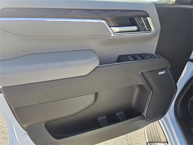 New 2026 GMC Sierra 1500 SLT image 17