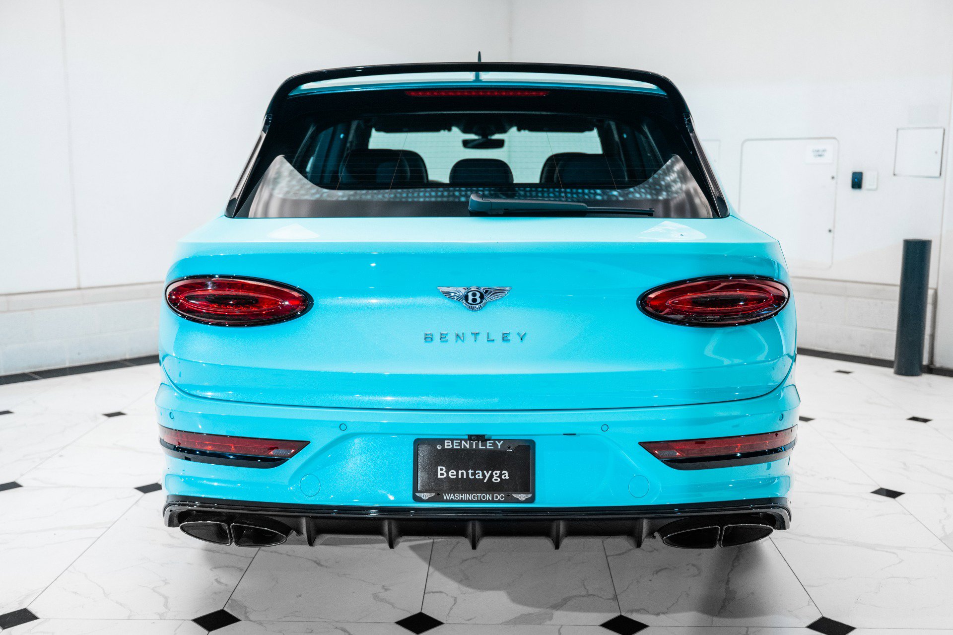 Certified 2024 Bentley Bentayga AWD/4WD image 10