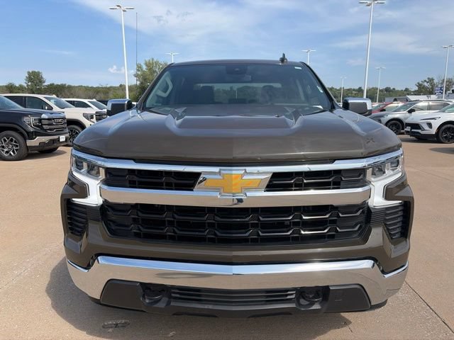 Used 2024 Chevrolet Silverado 1500 LT AWD/4WD image 8
