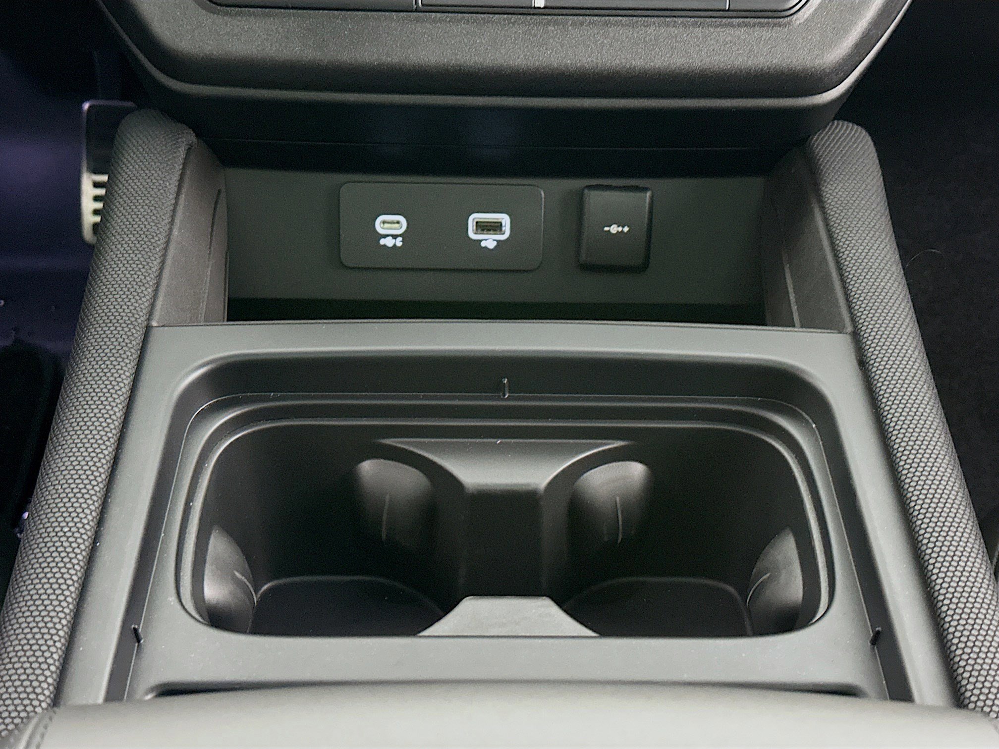 Used 2024 Land Rover Defender 110 Carpathian Edition image 14