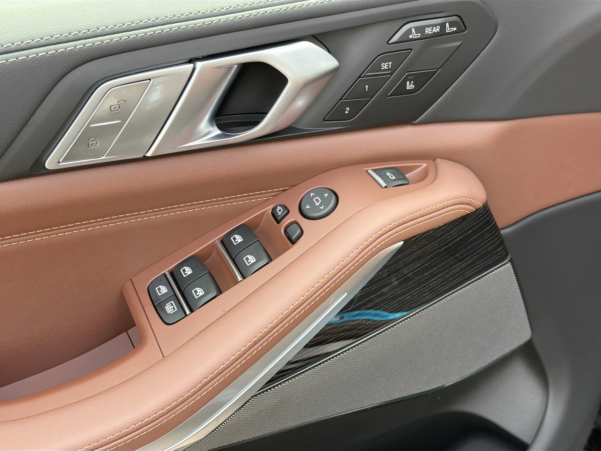 New 2026 BMW X7 xDrive40i w/ M Sport Package image 24