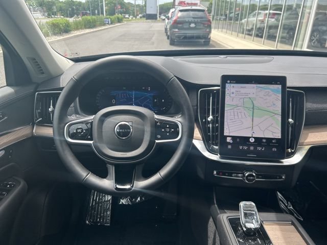 Certified 2025 Volvo XC90 B6 Plus AWD/4WD image 18