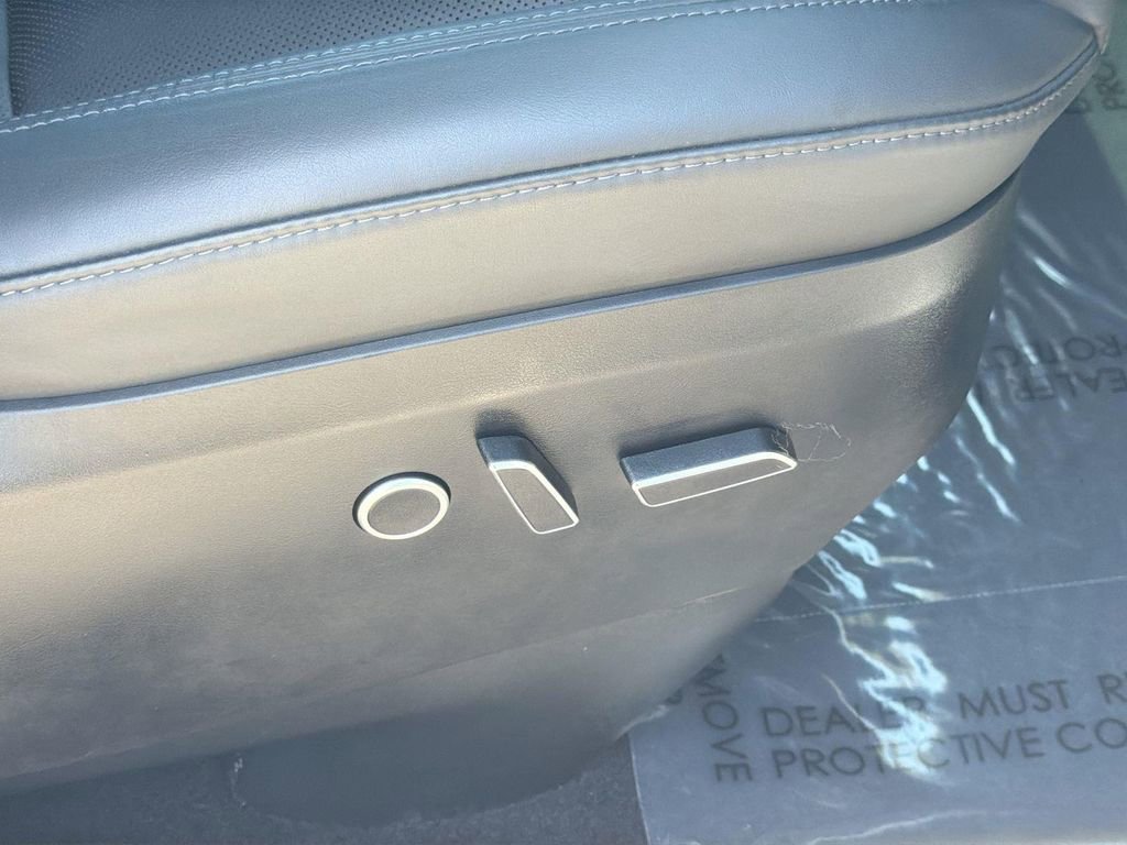 Used 2023 Tesla Model X AWD/4WD image 33