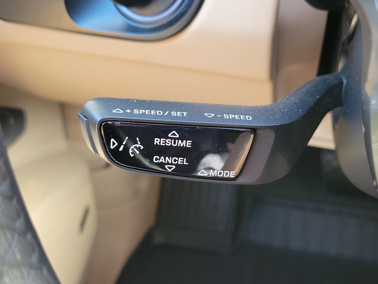 Used 2023 Porsche Cayenne Platinum Edition image 27