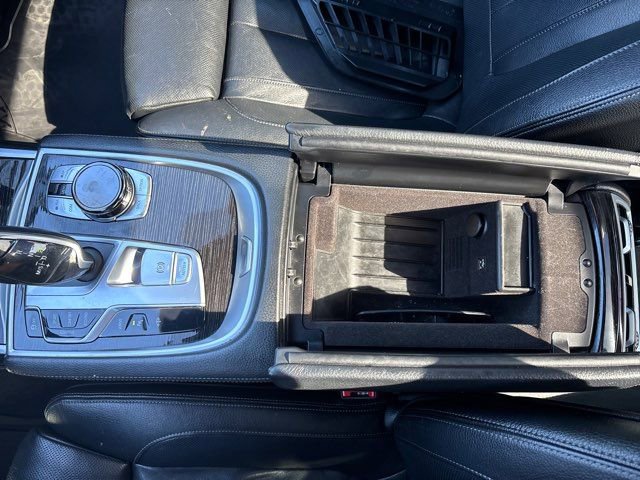 Used 2019 BMW 740e xDrive w/ Executive Package AWD/4WD image 39