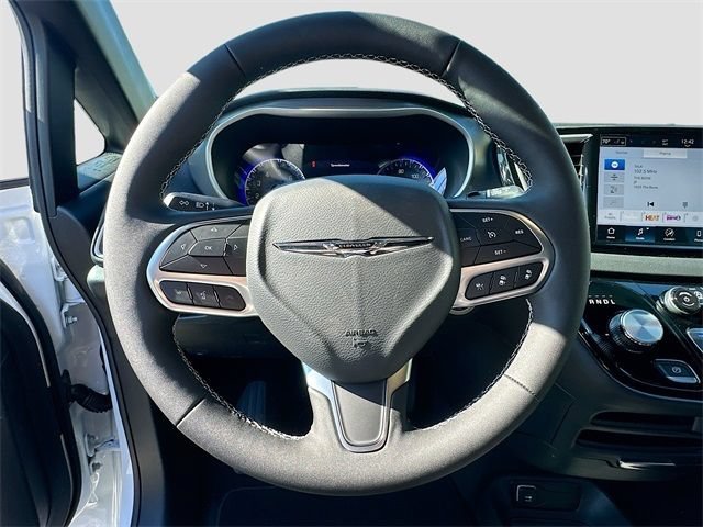 New 2026 Chrysler Voyager LX FWD image 7