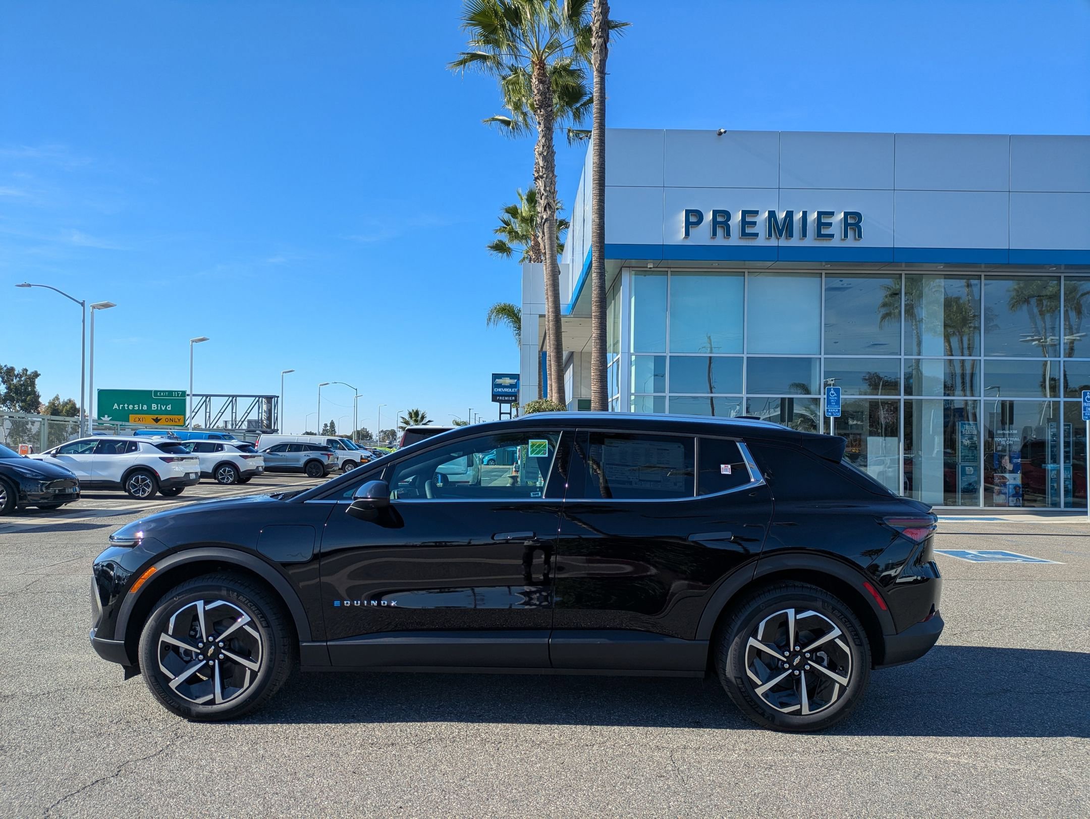 Used 2026 Chevrolet Equinox EV LT w/ LPO, All-Weather Mat Package image 2