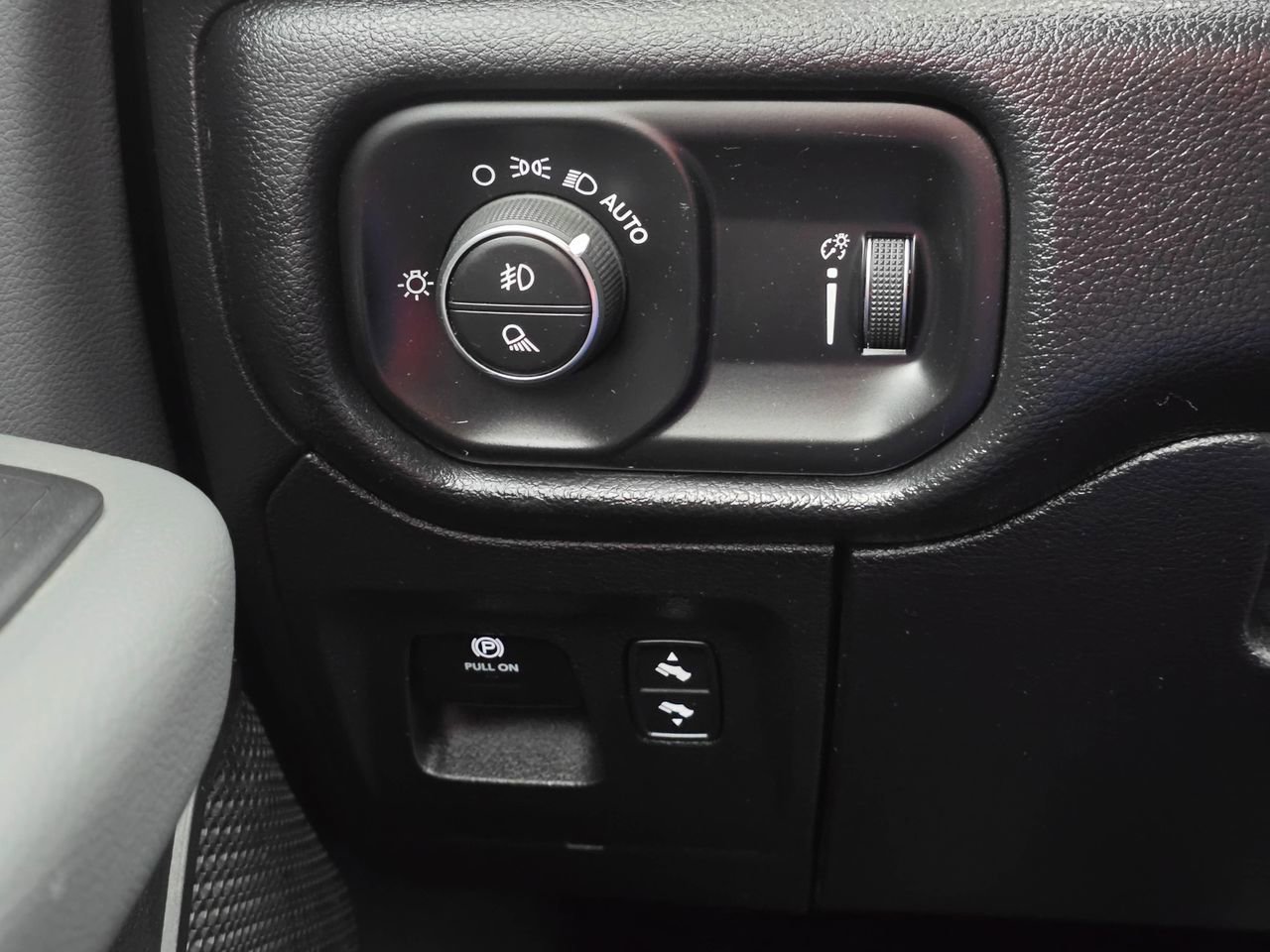 Used 2021 RAM 1500 Big Horn image 24