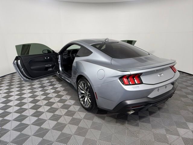Used 2024 Ford Mustang GT Premium image 4