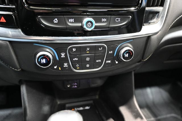 Used 2023 Chevrolet Traverse LT w/ LT Premium Package image 18