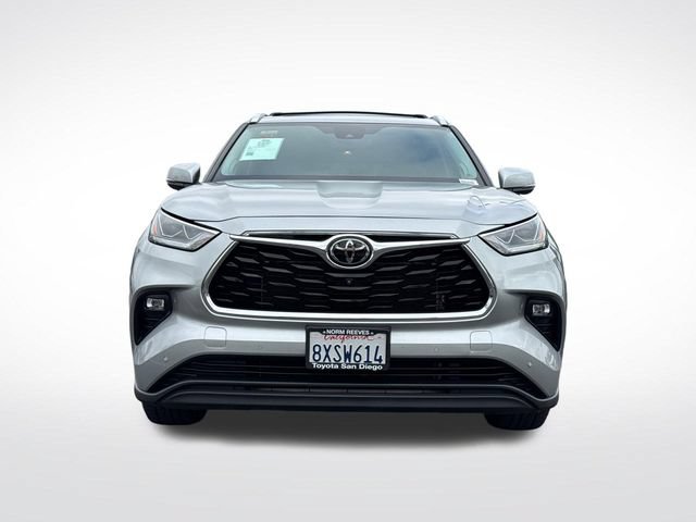 Certified 2021 Toyota Highlander Limited FWD image 5