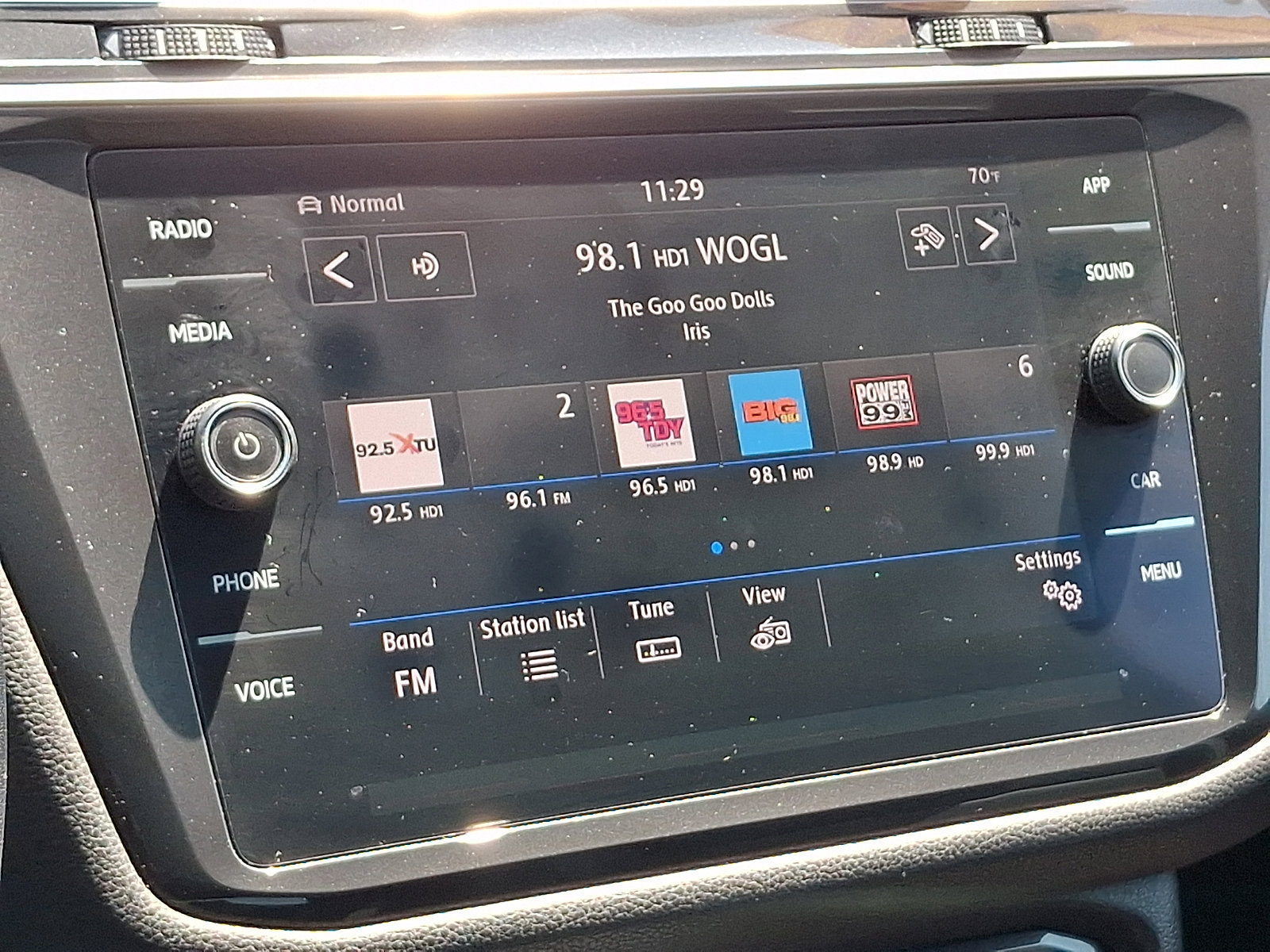 Used 2019 Volkswagen Tiguan SE w/ Panoramic Sunroof Package AWD/4WD image 18