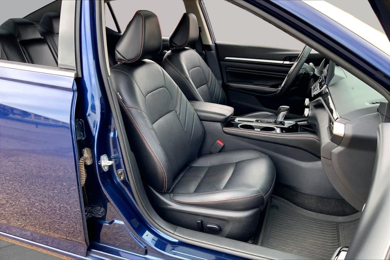 Used 2023 Nissan Altima 2.5 SR w/ SR Premium Package FWD image 9