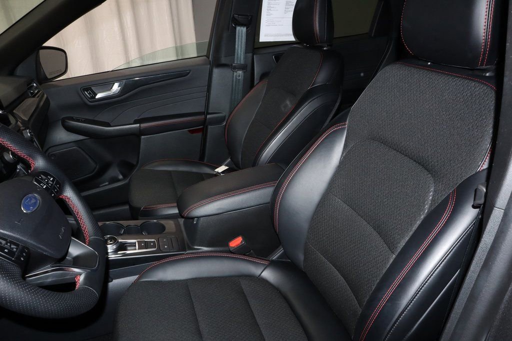 Certified 2025 Ford Escape ST-Line image 25