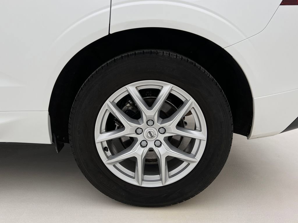 Used 2020 Volvo XC60 T5 Momentum image 27
