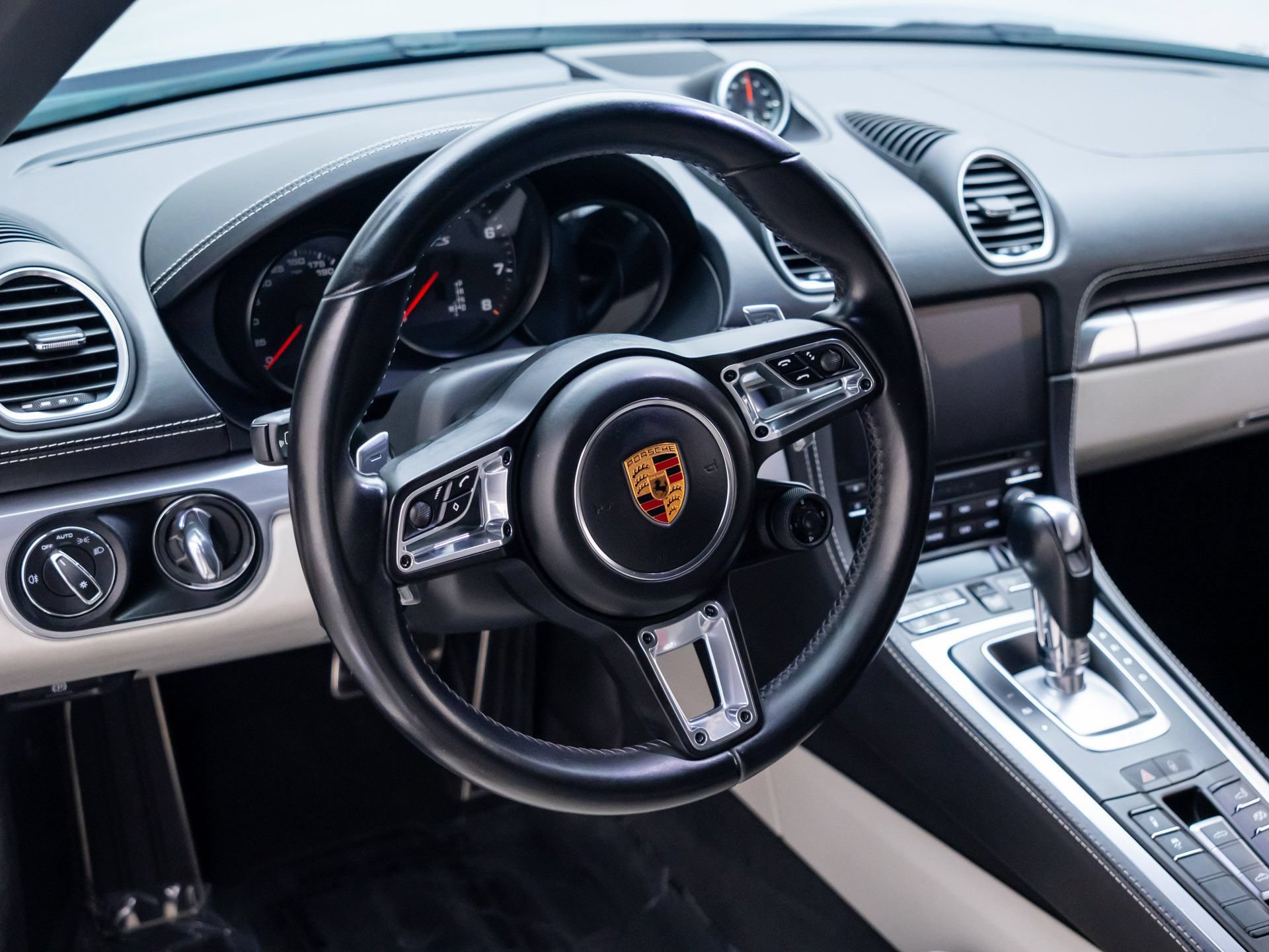 Used 2019 Porsche 718 Boxster GTS RWD image 12