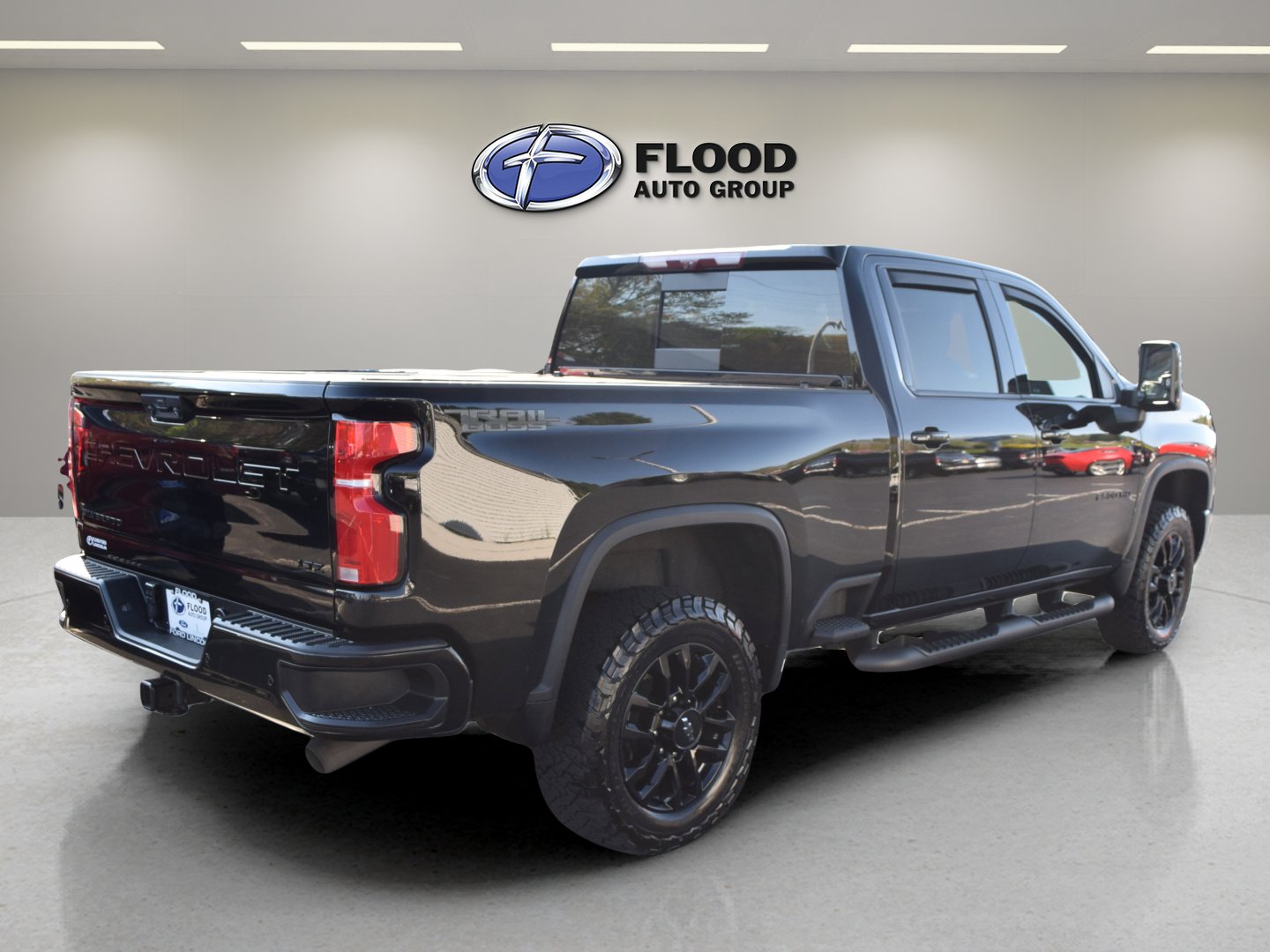 Used 2025 Chevrolet Silverado 2500 LTZ w/ LTZ Plus Package AWD/4WD image 4